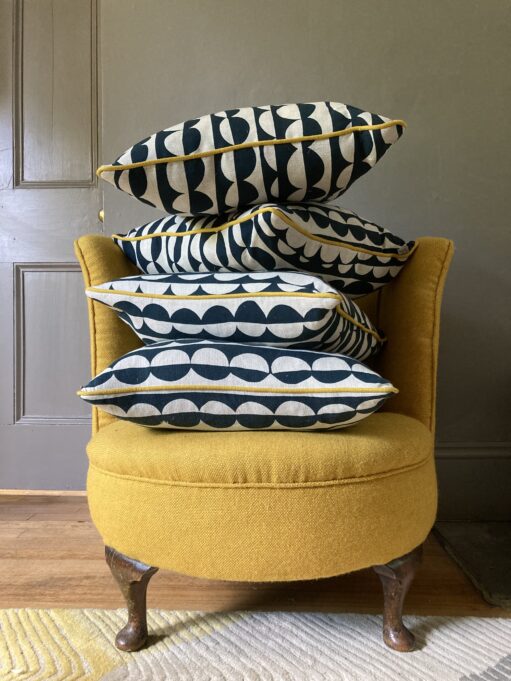 Ada square cushion - Image 2